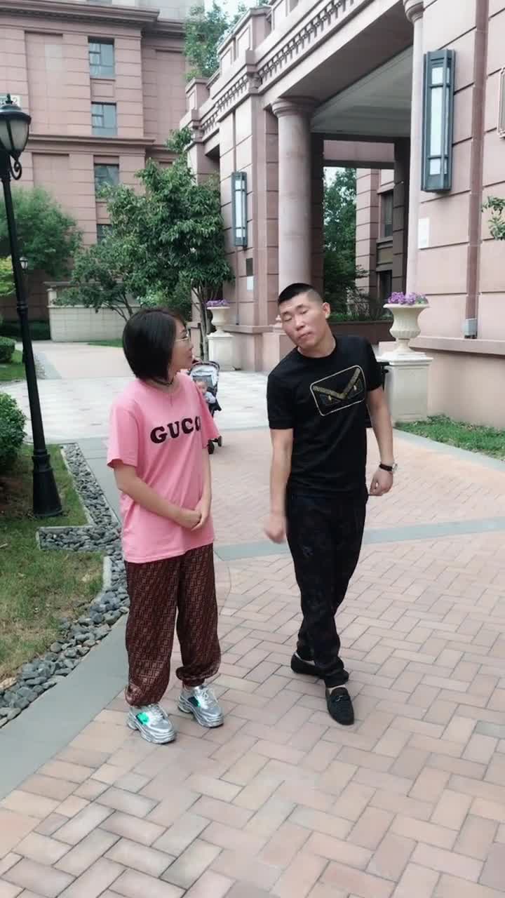 全民关注！精彩瞬间视频火爆网络的简单介绍